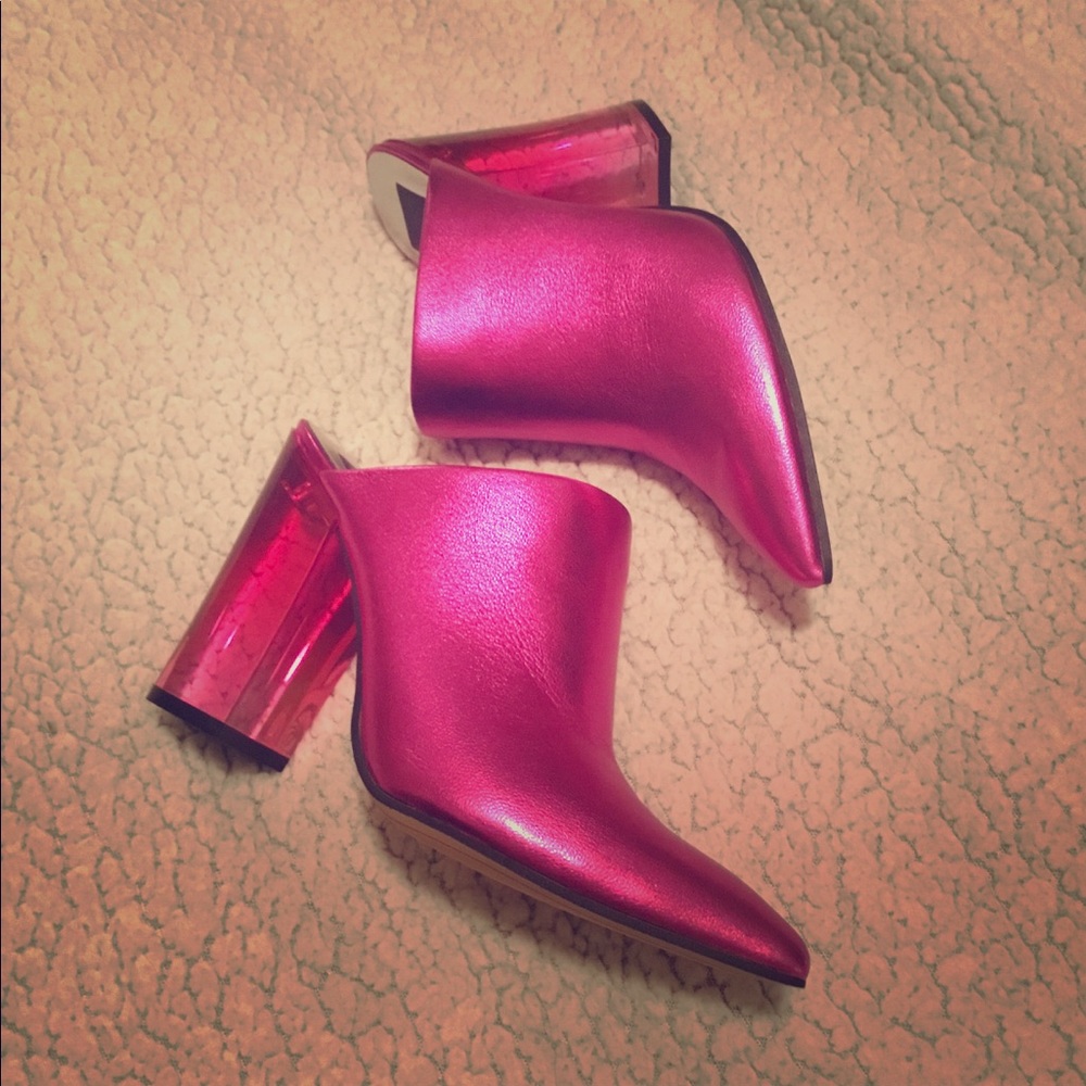 Size 6 Brand New Dolce Vita pink leather mules